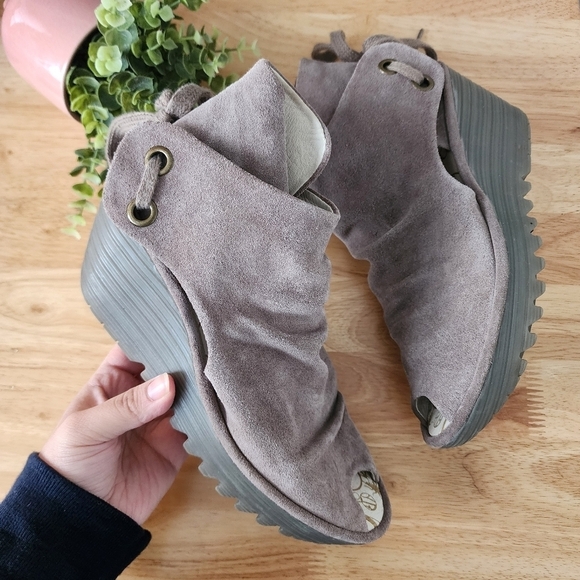 Fly London Yema Wedge Suede Peep Toe Taupe Tie Sandal Boho Chic Career Comfort 9 - Picture 3 of 10